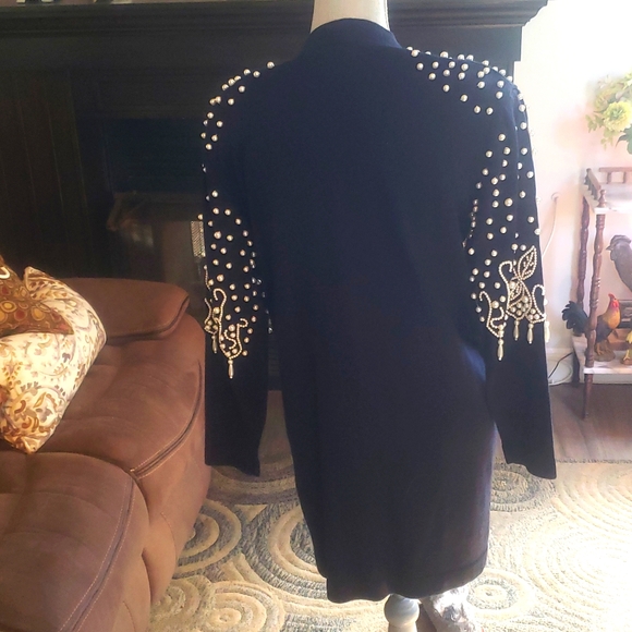 LADY'S PEARL ENHANCED SWEATER - Picture 2 of 3